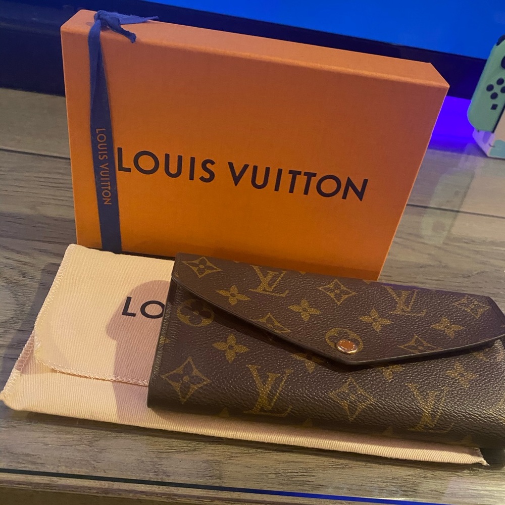Louis Vuitton Sarah Wallet